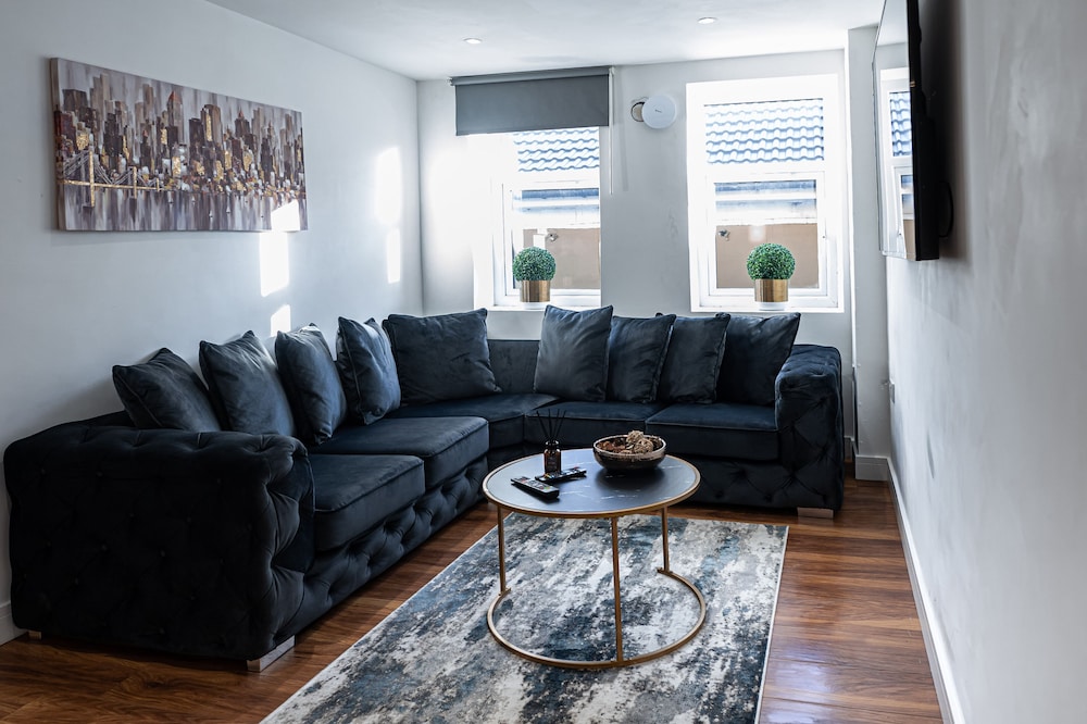 Manhattan Luxury Suites in Bradford, United Kingdom