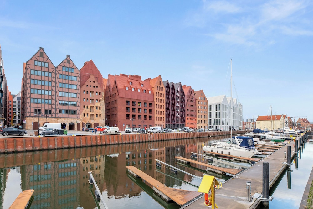 Granaria Premium River View by Downtown Apartments — 4-Star Luxury Hotel in Gdansk, Poland