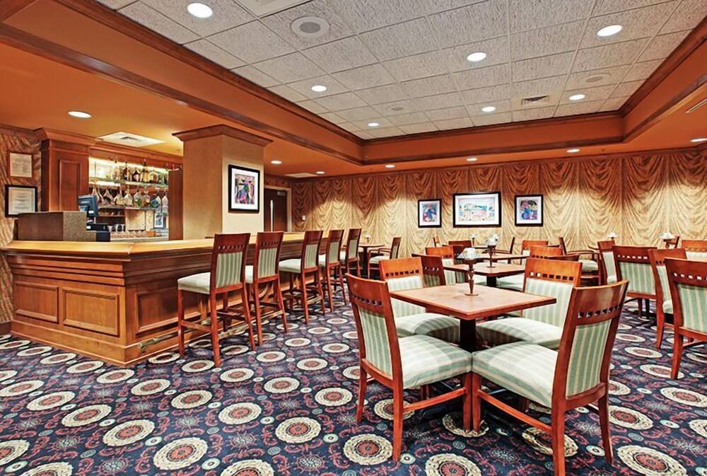 Fogelman Executive Center - photo 8