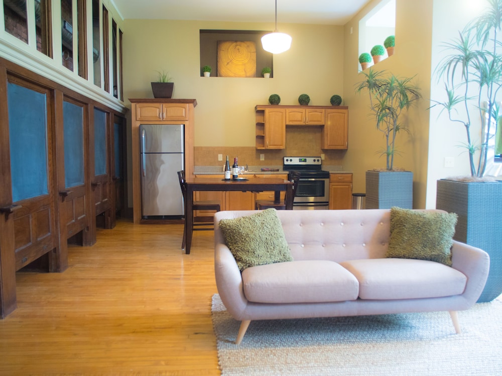 School 31 Lofts at Colors Studios - photo 116