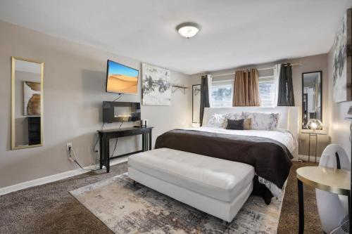 The Blue Door Dream Stunning design Very Quiet in Columbus, United States