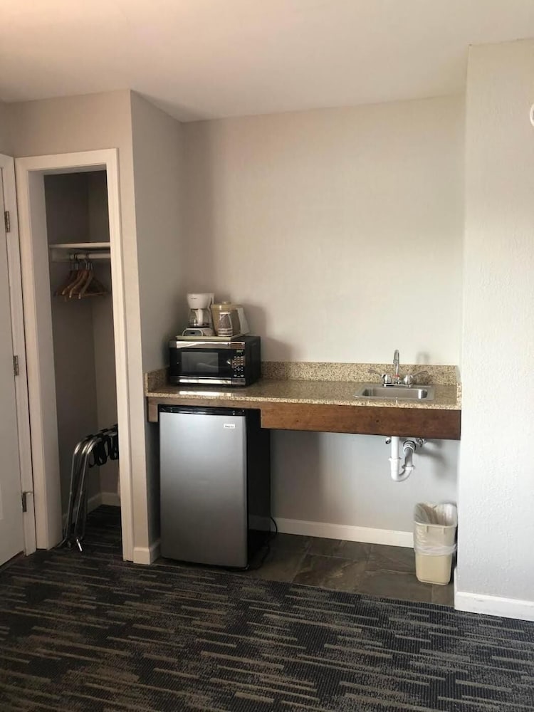 Park Lane Motel - photo 17