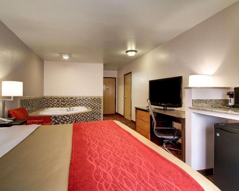 Days Inn by Wyndham Jackson Downtown - photo 4