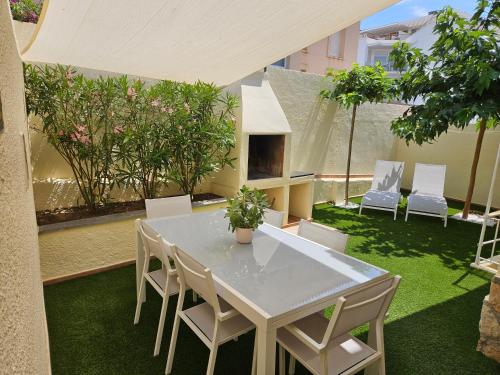 Casa Sebastian — 4-Star Luxury Hotel in L'escala, Spain