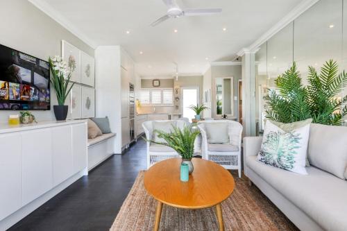 Backup Powered Elegant Promenade Retreat