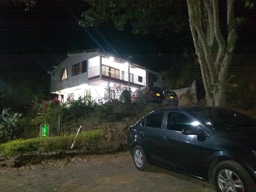 Cabañas Balconcitos — 4-Star Luxury Hotel in San Gil, Colombia