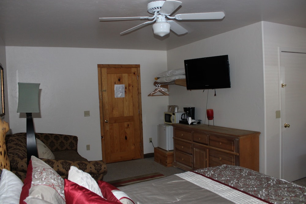 Edelweiss Resort and Restaurant - photo 9
