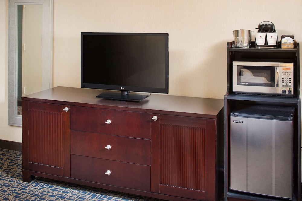 DoubleTree Hotel Baltimore BWI Airport - photo 13