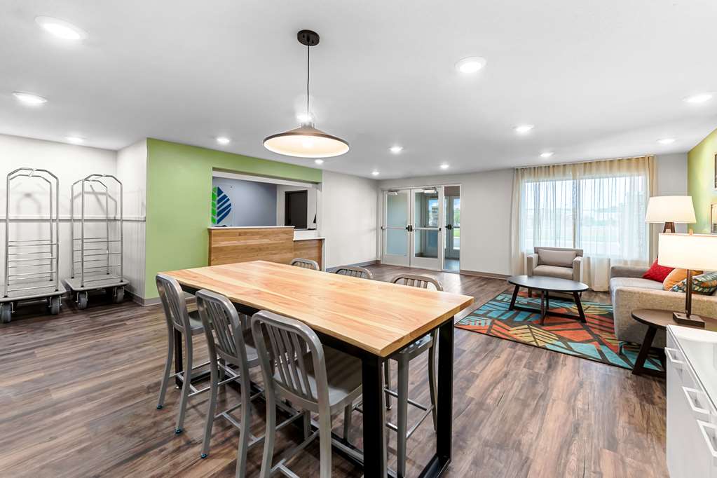 Woodspring Suites Kansas City Airport - photo 6