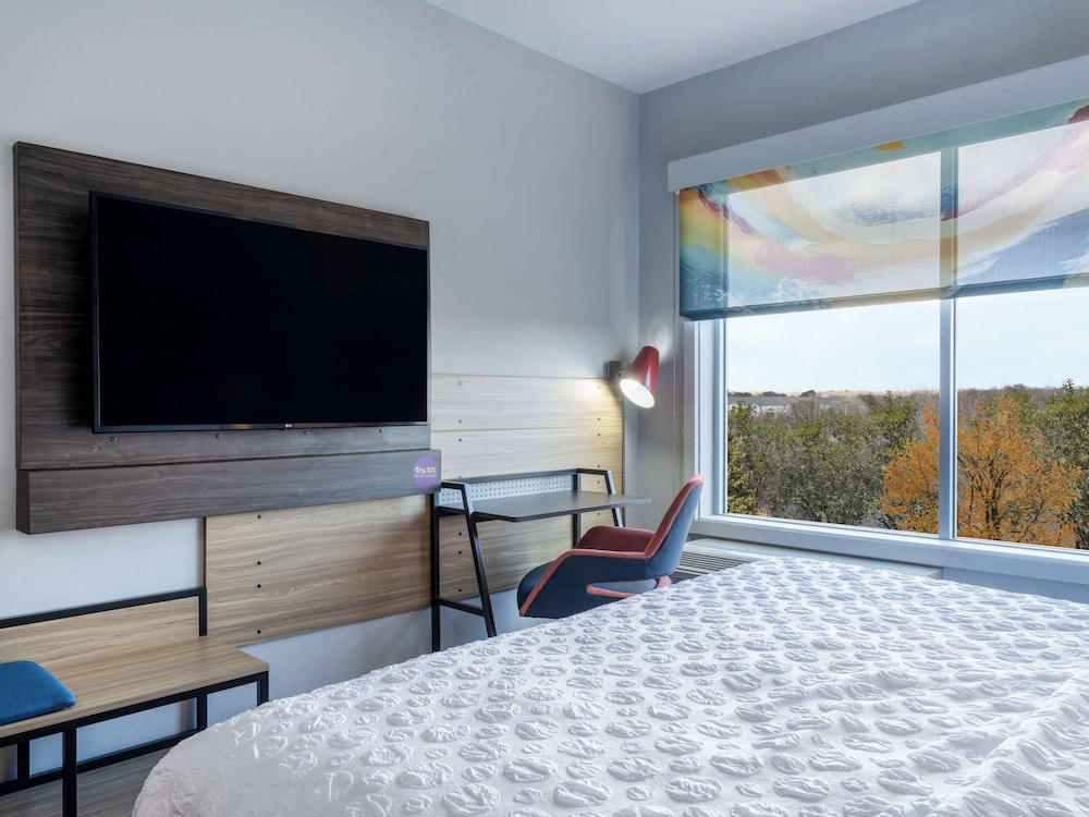 Tru by Hilton Chesapeake Greenbrier - photo 13