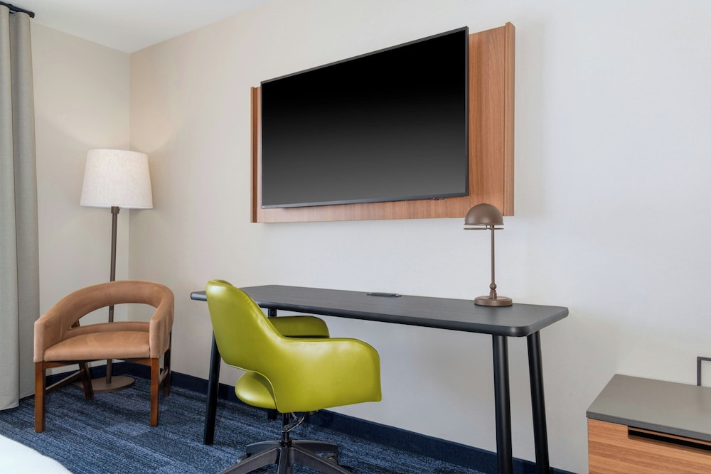 Fairfield Inn & Suites By Marriott Norfolk - photo 9