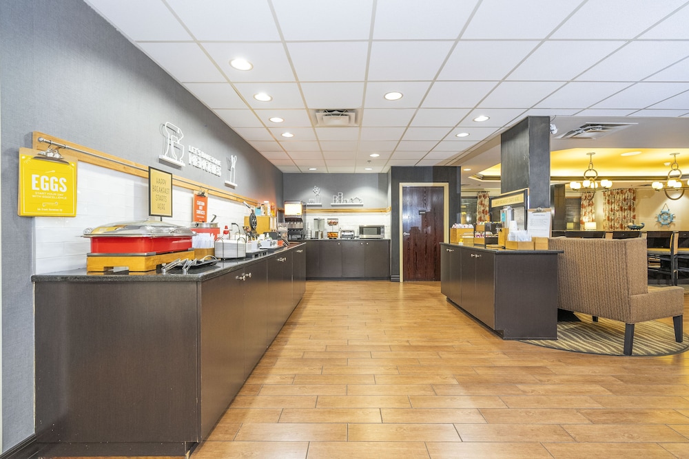 Hampton Inn Spring Hill - photo 57