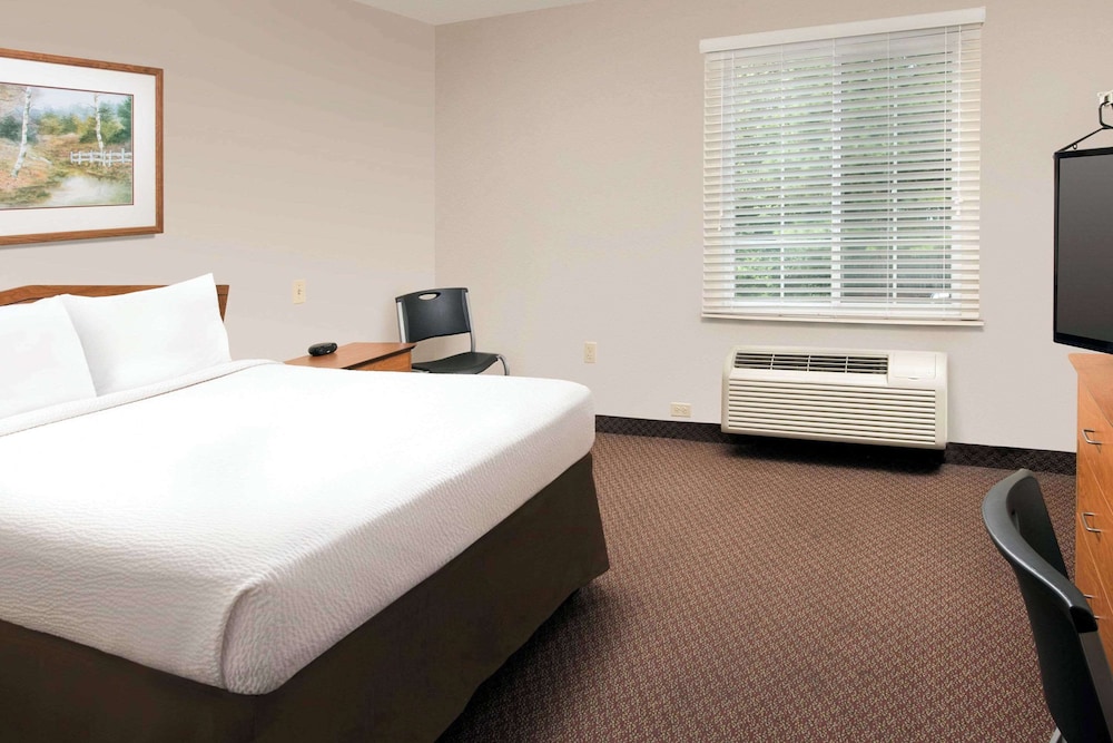 WoodSpring Suites Savannah Garden City - photo 10