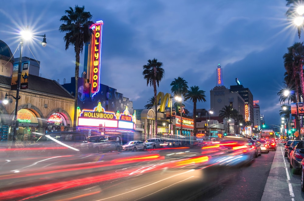 Los Angeles Premium City Suites Free Secured Parking - photo 32