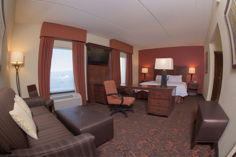 Hampton Inn & Suites Woodstock VA - photo 35