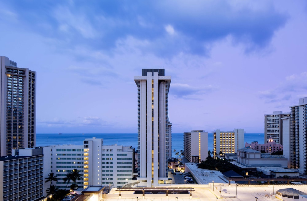Hilton Garden Inn Waikiki Beach - photo 46