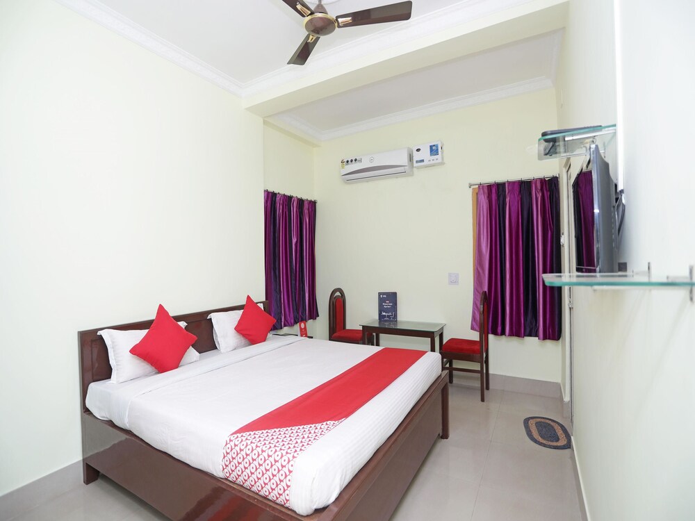 OYO 13859 Soveet Residency