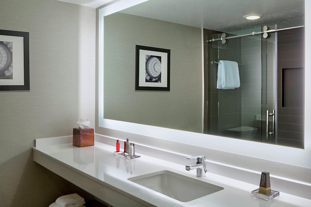 Houston Marriott South at Hobby Airport - photo 24