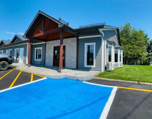 Motel L'Abri — hotel near Charlo Airport