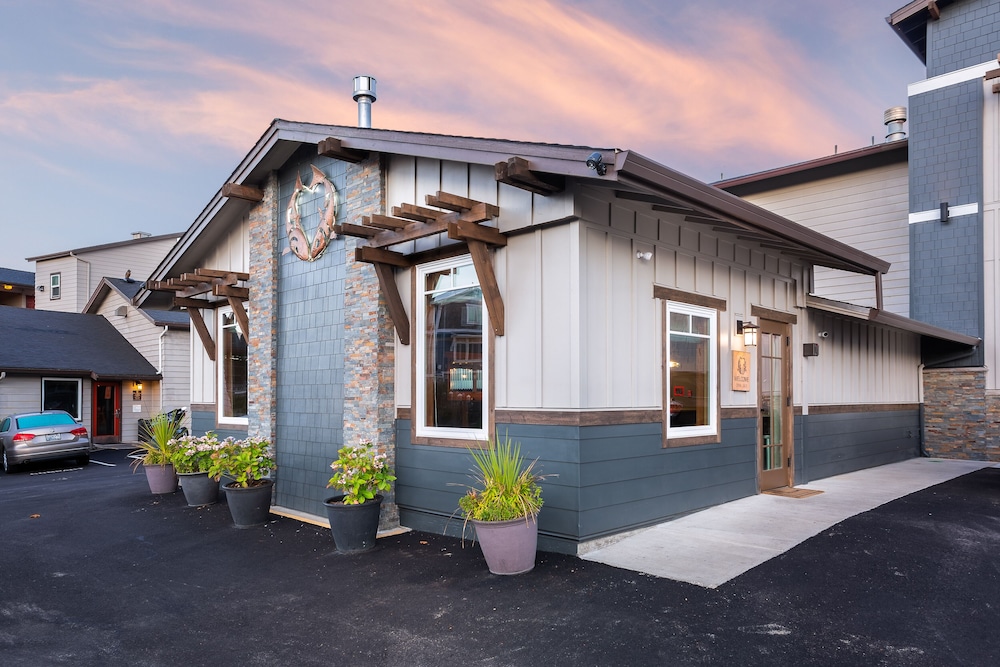 The Coho Oceanfront Lodge - photo 58