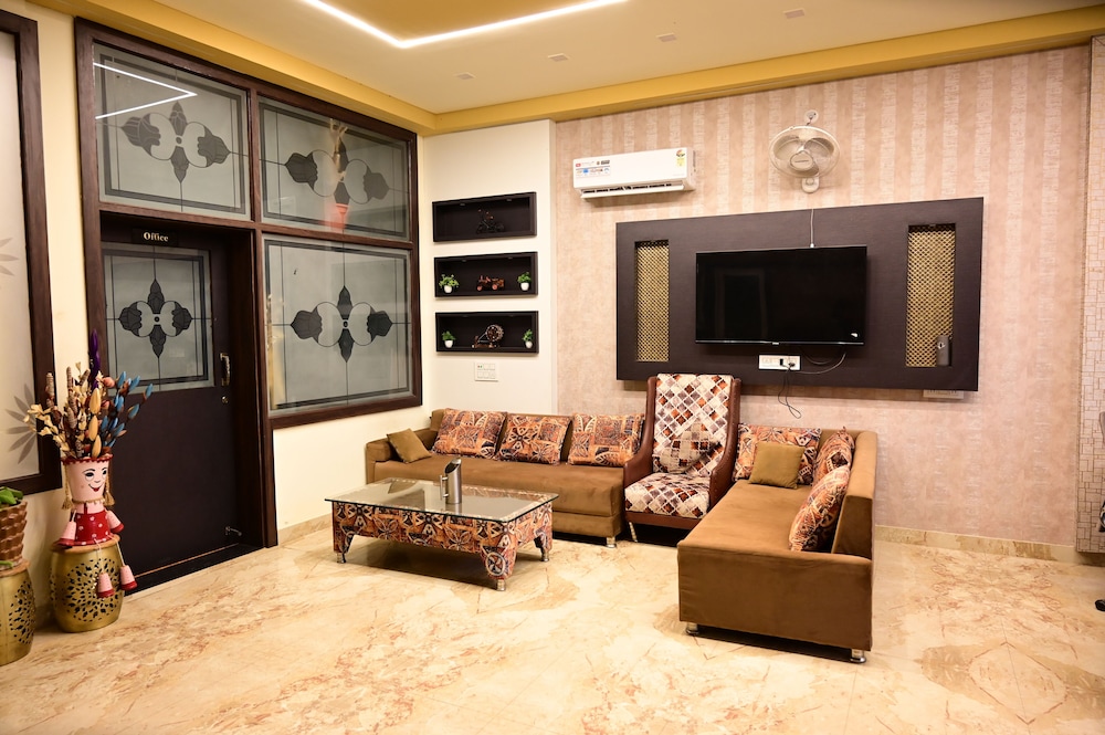 Sparsh Canopy Resort - carbon neutral hotel in Jaipur