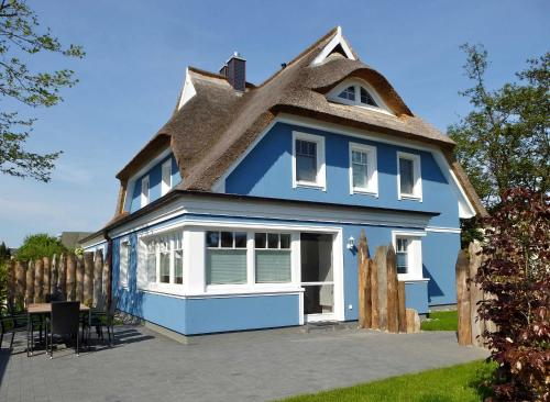 Friedenstrasse Haus Kranich — 4-Star Luxury Hotel in Zingst, Germany