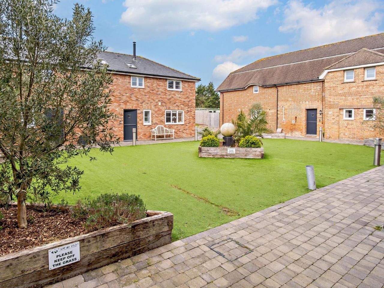 2 Bed in Newport oc 90243 in Newport, United Kingdom