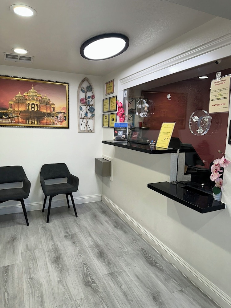 Americas Best Value Inn Corona - photo 7