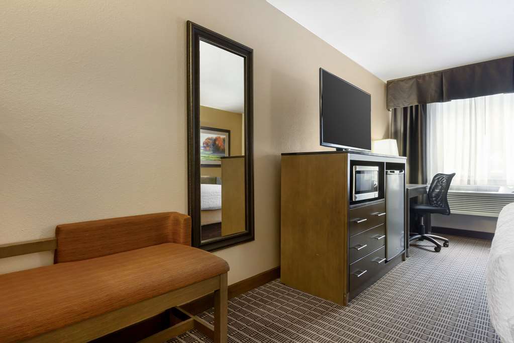 Best Western Plus Yakima Hotel - photo 35