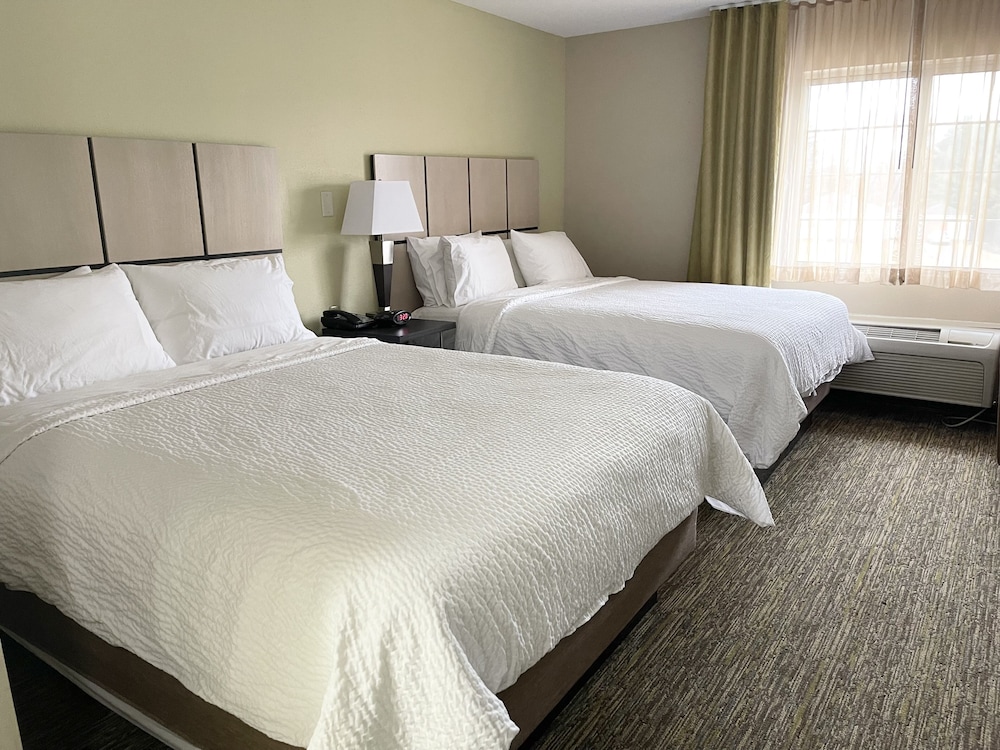 Candlewood Suites Airport by IHG - photo 13