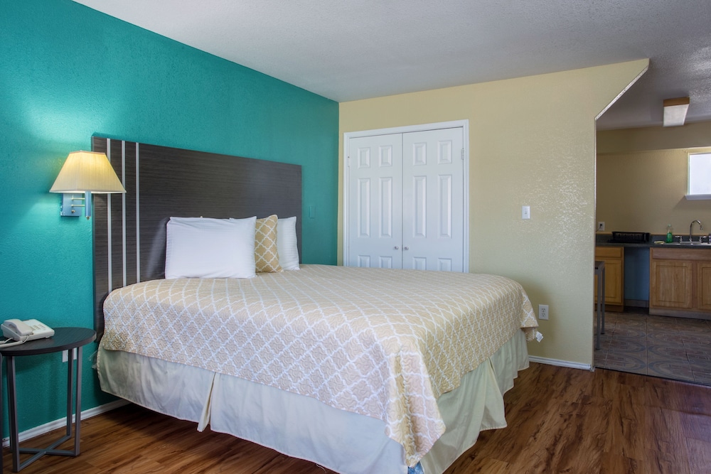 Pinn Road Inn and Suites - photo 7