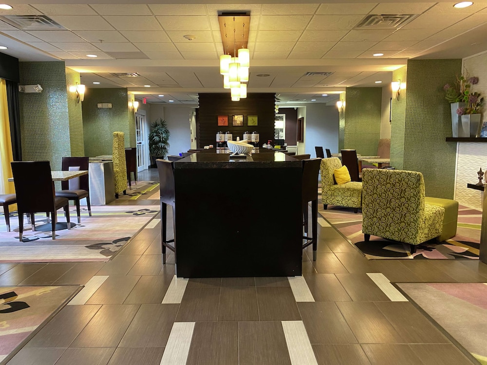 Hampton Inn by Hilton Leesville Fort Johnson - photo 4