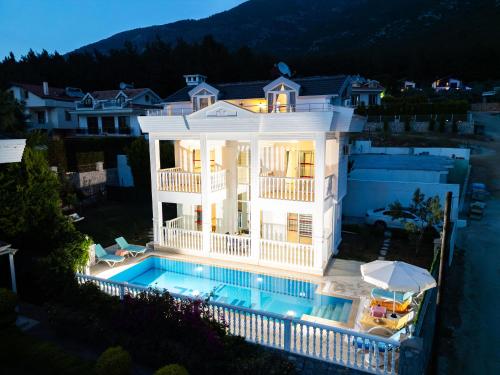 Villa Angel Private Pool and Nature View in Ölüdeniz — 4-Star Luxury Hotel in Fethiye, Turkey