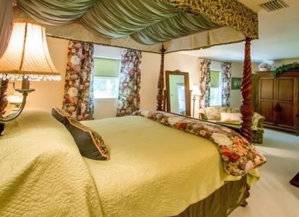 Bald Mountain House Inn at the Wolf Laurel Resort - photo 8