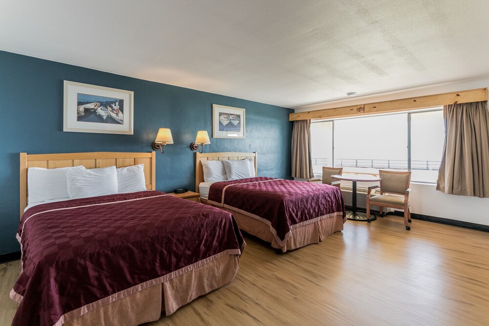 Skylark Shores Resort - photo 31