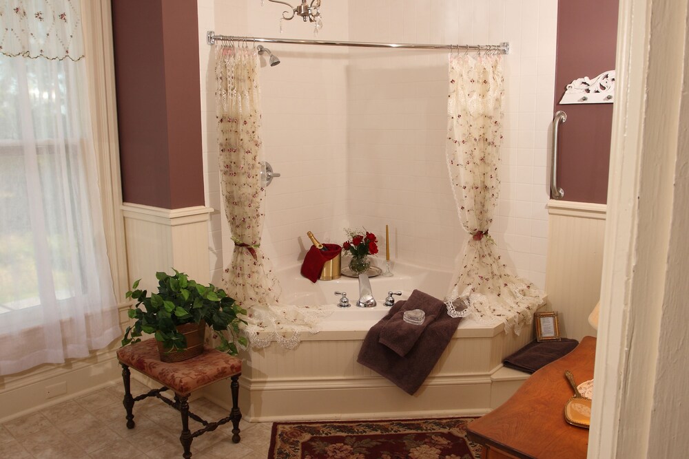 Apple Tree Lane Bed & Breakfast - photo 14