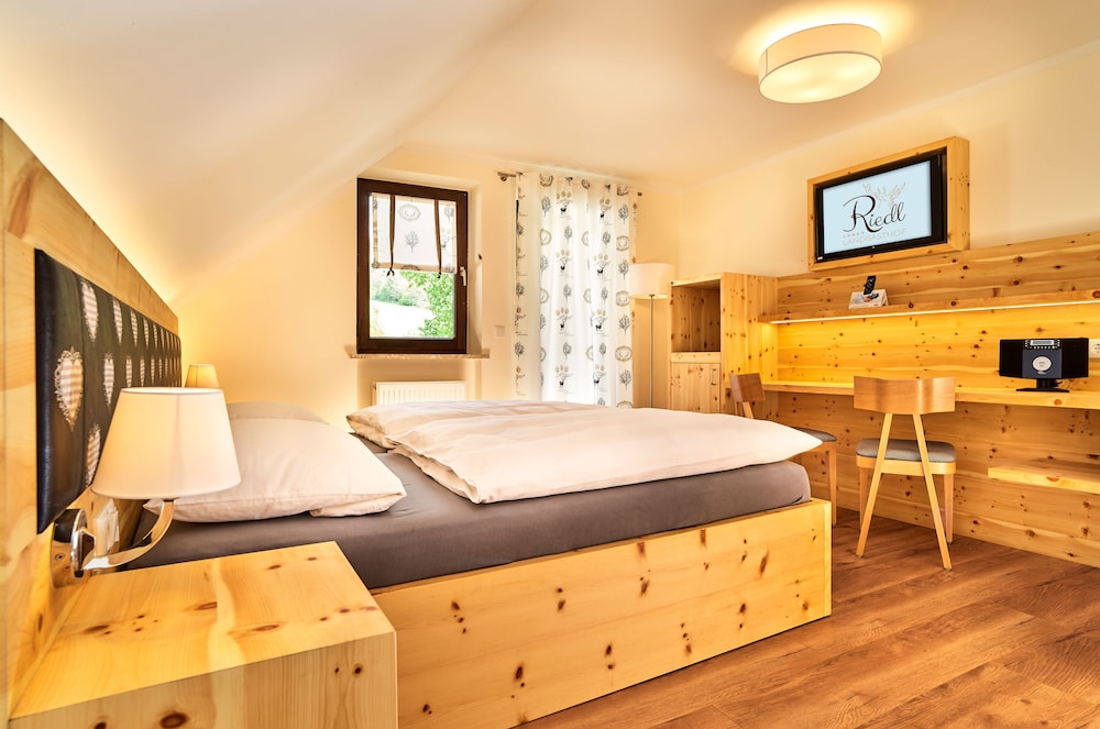 Landgasthof Riedl — hotel in Hohenau