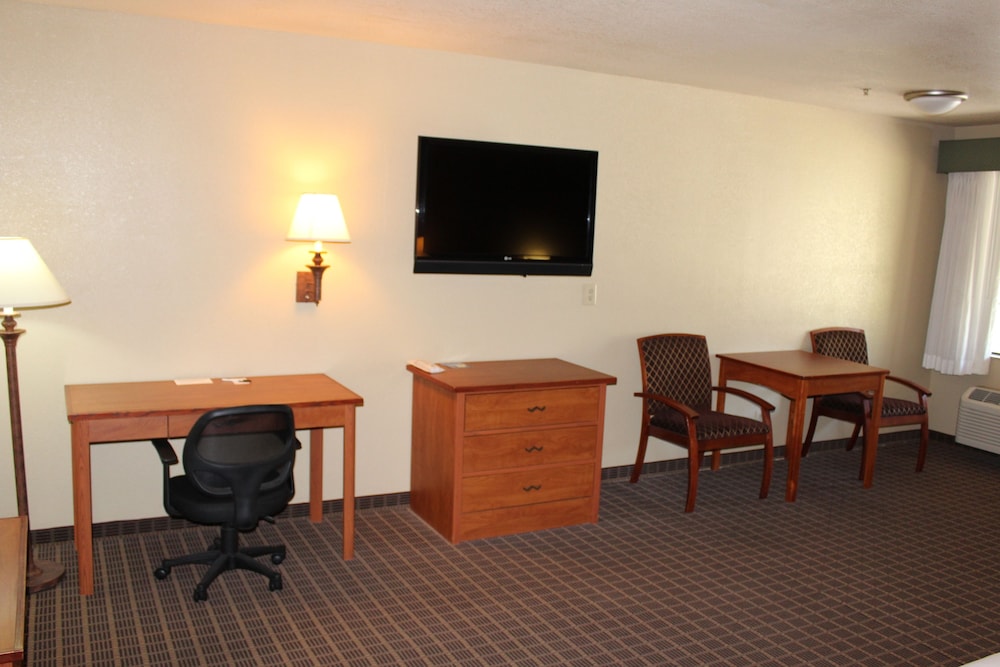 Cajon Pass Inn - photo 6