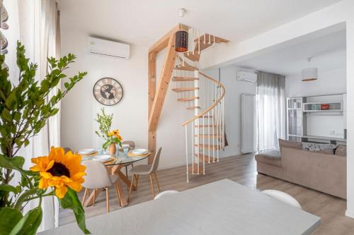 Cozy apartment 1 Min from new MM4 Argonne — 4-Star Luxury Hotel in Milan, Italy