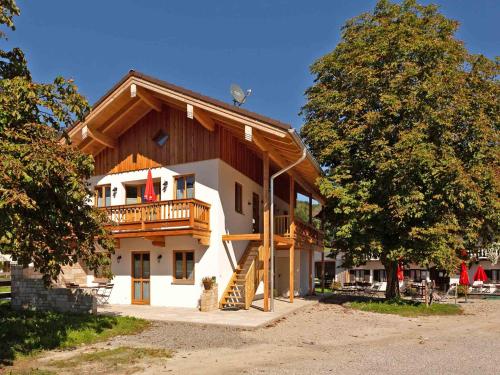 Kurzenwirt Ferienwohnungen — 4-Star Luxury Hotel in Kiefersfelden, Germany