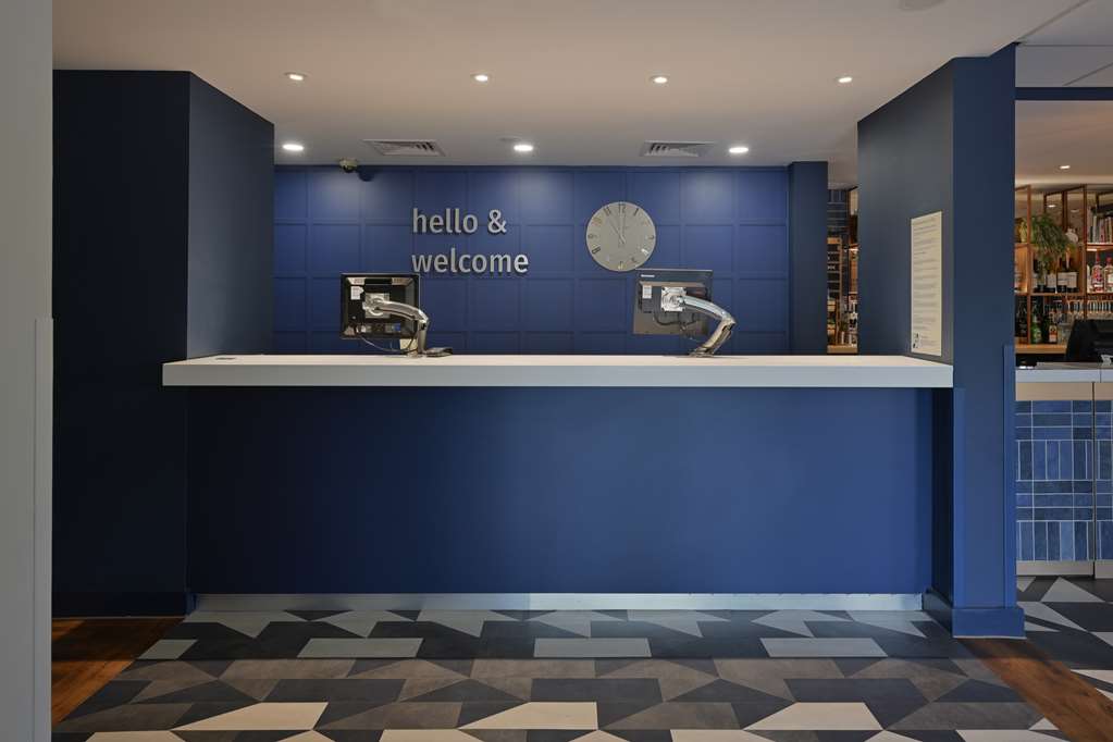 Travelodge Bracknell Central — Bracknell — photo 2