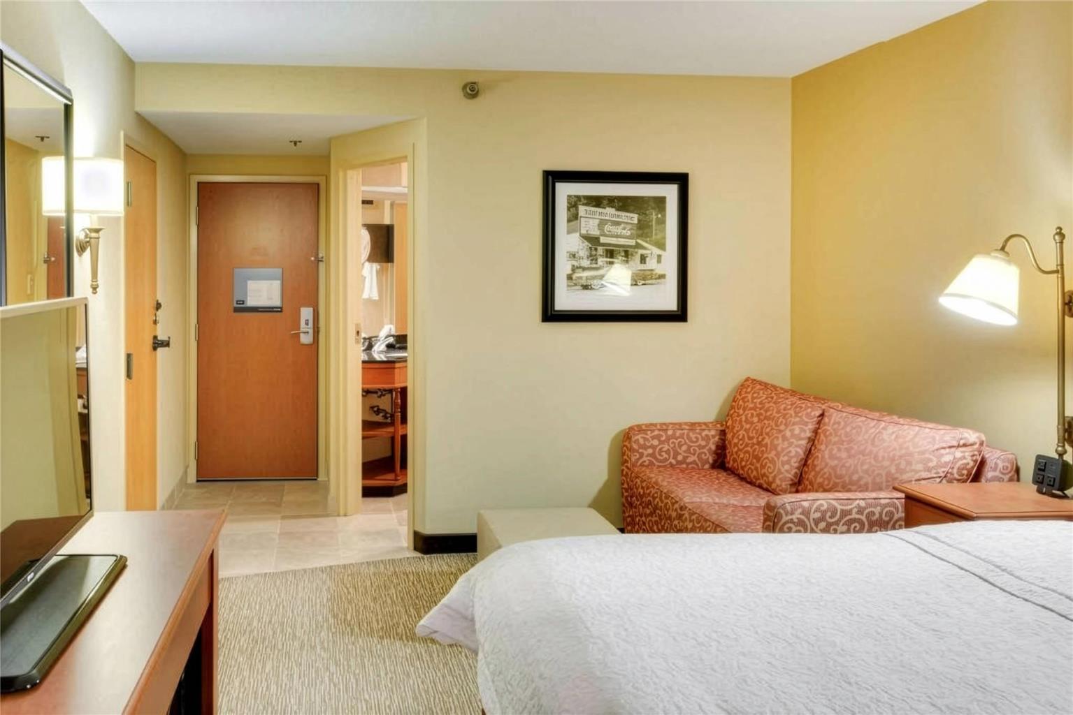 Pittsburgh Airport Inn and Suites - photo 2