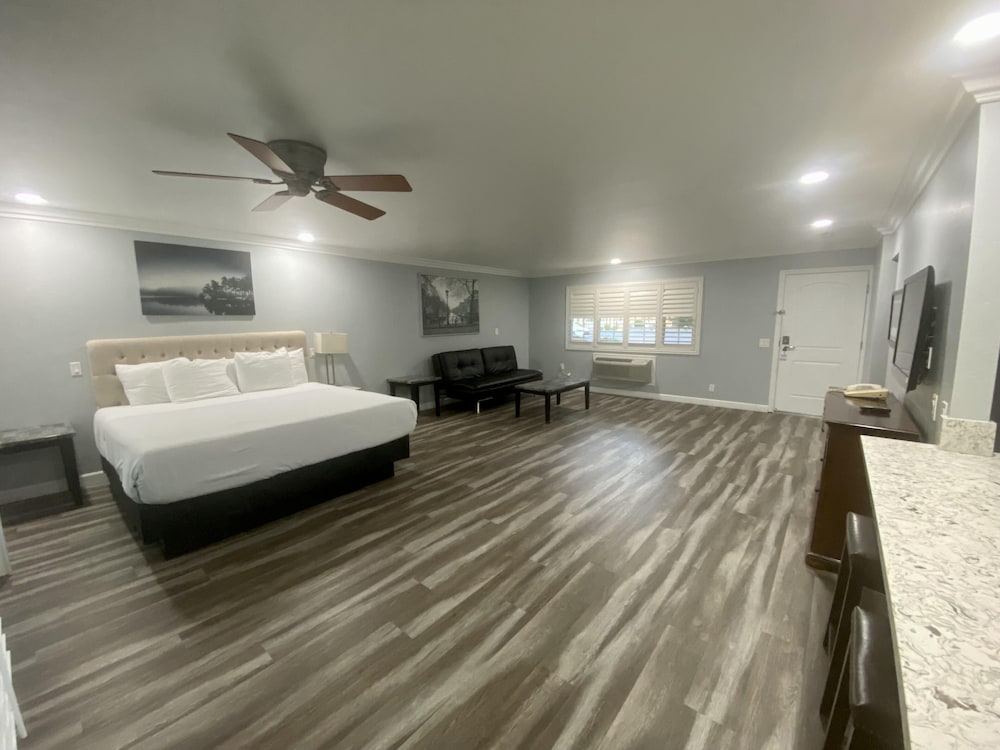 Lone Oak Lodge - photo 27