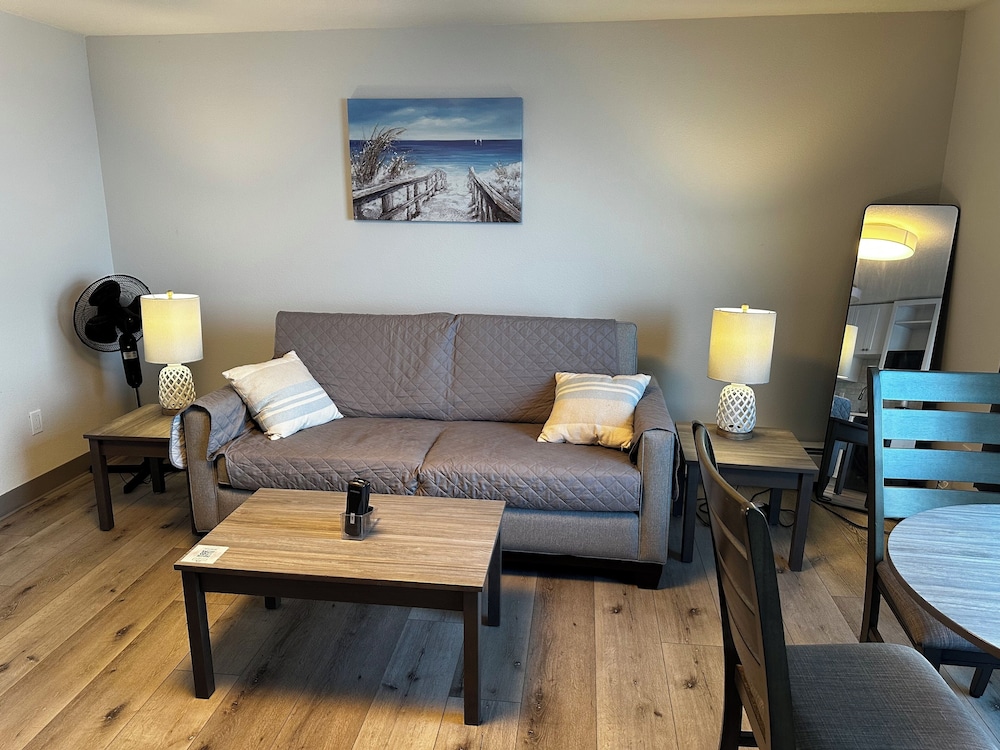 West Beach Suites - photo 69