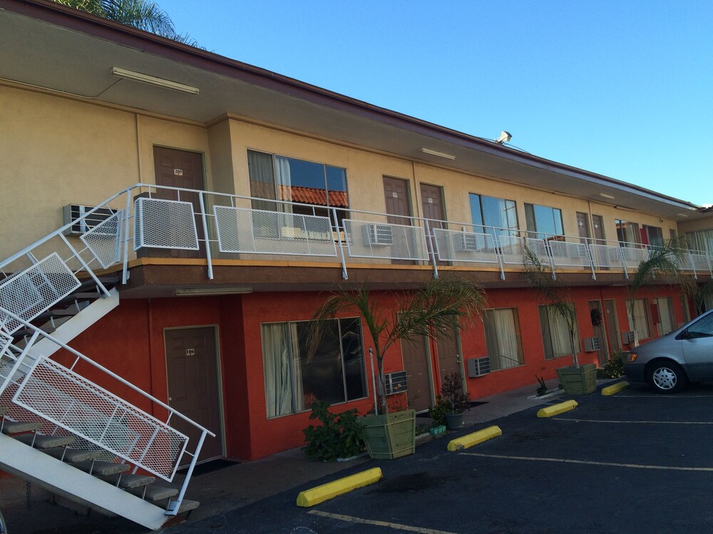 Long Beach Motel - photo 35