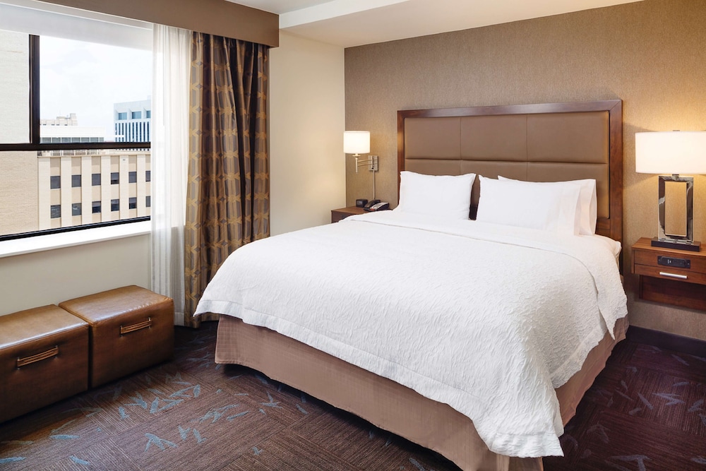 Hampton Inn & Suites Dallas Downtown - featured photo