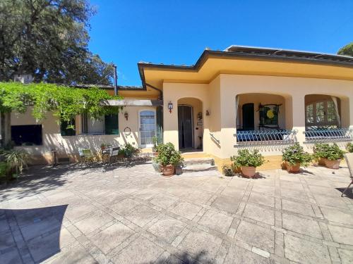 Villa Gualdo piscina vista mare — 4-Star Luxury Hotel in Capoliveri, Italy