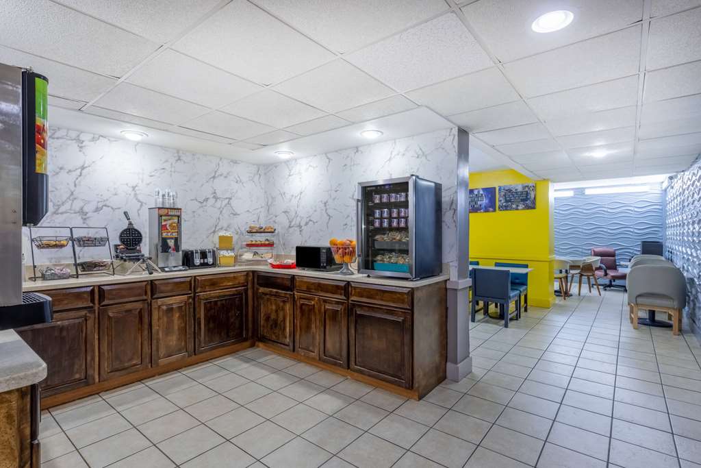 Days Inn & Suites by Wyndham Fort Bragg Cross Creek Mall - photo 31