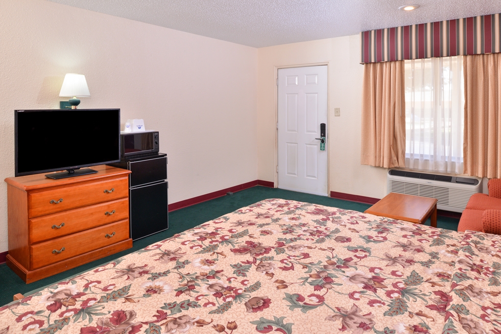 Americas Best Value Inn Lubbock East - photo 10