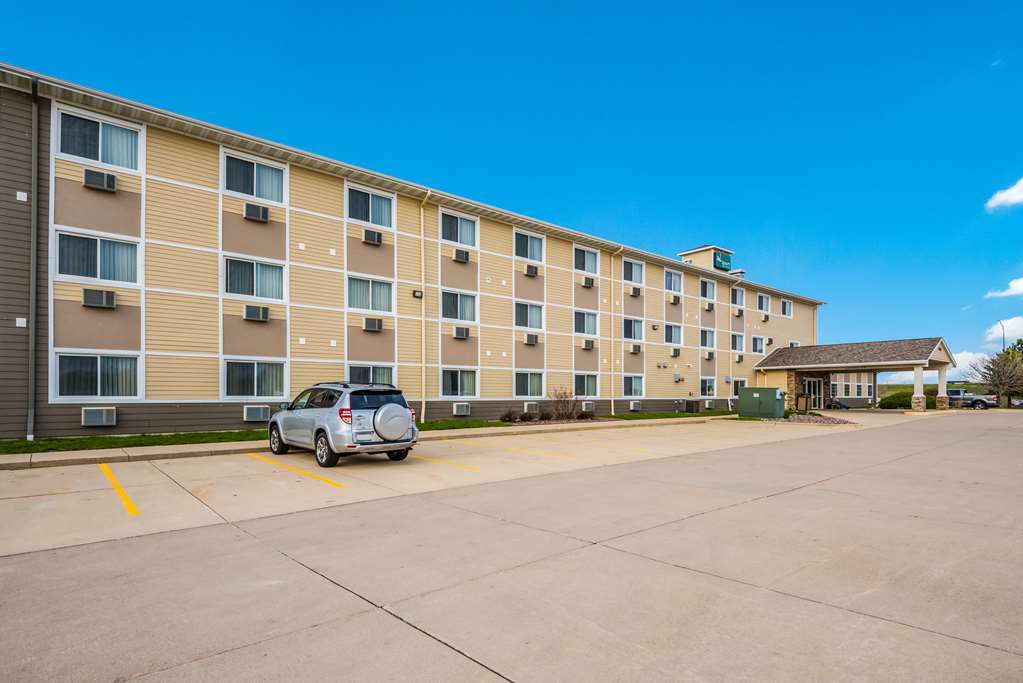 Quality Inn & Suites Eldridge Davenport North - photo 2